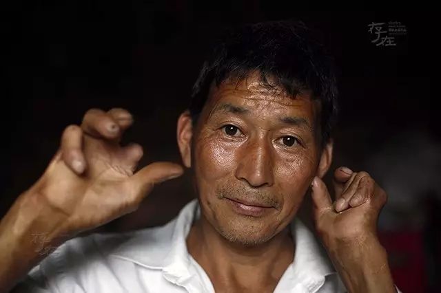 �м���19��������Ӥ ���ϴ�ѧ����˫��