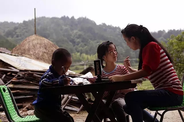 �м���19��������Ӥ ���ϴ�ѧ����˫��