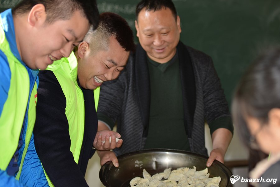 �ð��ɳ�-��ͭ��Сѧ������ѧ�